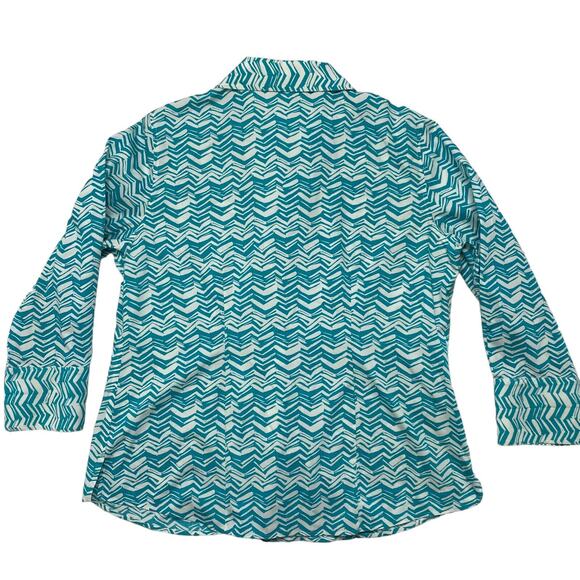 CHICOS Turquoise Chevron Stripe No Iron Cotton Button Up Shirt Size Medium (1) - Picture 5 of 9